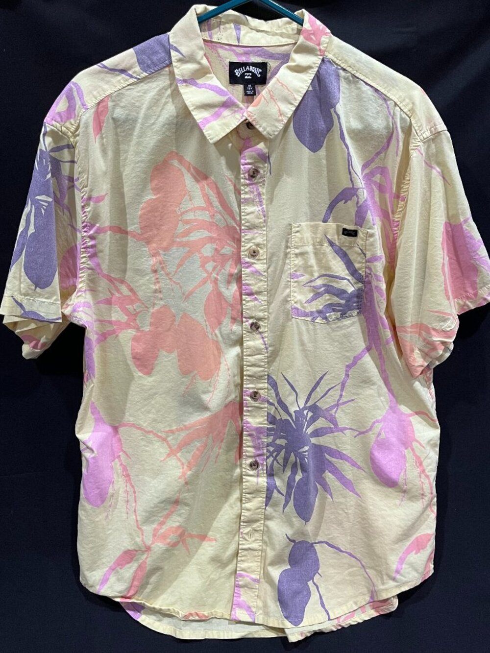 Billabong Floral Short Sleeve Button Up Shirt Pale Yellow Purple Pink M